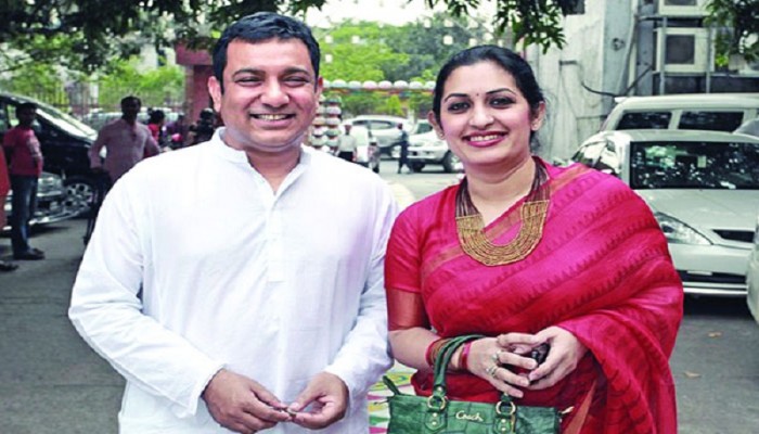 যুক্তরাষ্ট্রে স্থায়ী হলেন তৌকির বিপাশা