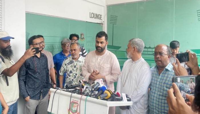 স্বেচ্ছাচারিতা আর নোংরামির প্রতিবাদে বিসিবি নির্বাচন থেকে সরে দাড়ালেন তামিম