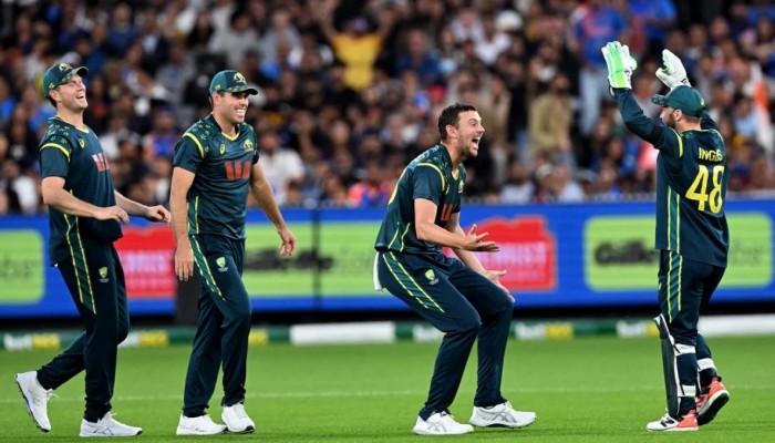 ভারতকে গুড়িয়ে সুচনা অস্ট্রেলিয়ার