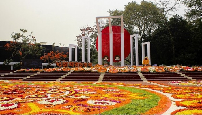 মহান শহীদ ও আন্তর্জাতিক মাতৃভাষা দিবস আজ, কেন্দ্রীয় শহীদ মিনারে পুষ্পস্তবক অর্পণে দিবসের কর্মসূচি শুরু