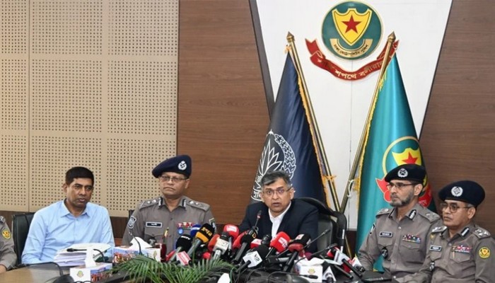 সন্ত্রাসী ও চাদাবাজদের তালিকা করে আইনের আওতায় আনা হবে- স্বরাষ্ট্রমন্ত্রী