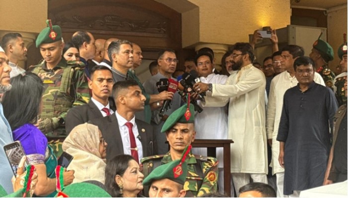 জাতীয় ঈদগাহ ময়দানে পবিত্র ঈদুল ফিতরের প্রধান জামাত অনুষ্ঠিত