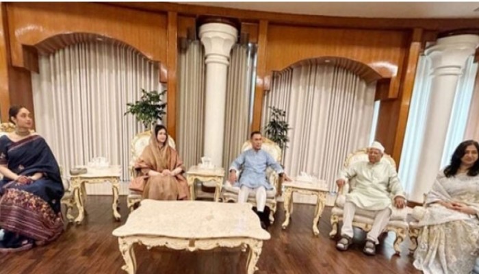 প্রধানমন্ত্রী তারেক রহমানের সঙ্গে ড. মুহাম্মদ ইউনুসের ঈদের শুভেচ্ছা বিনিময়