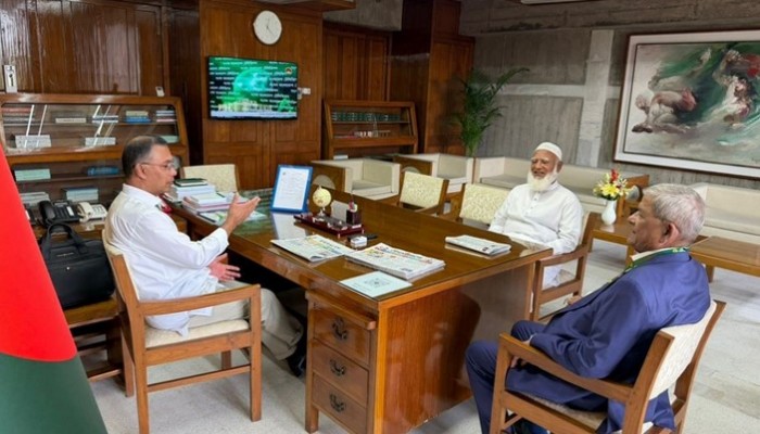 প্রধানমন্ত্রীর সঙ্গে সৌজন্য সাক্ষাৎ বিরোধীদলীয় নেতার