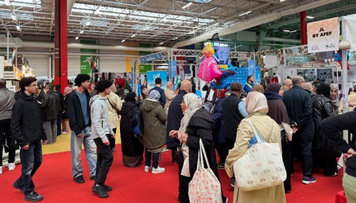 প্যারিসের লে বুর্জে পার্ক দে এক্সপোজিশনে অনুষ্ঠিত হচ্ছে মুসলমানদের অন্যতম বৃহৎ বার্ষিক সম্মেলন